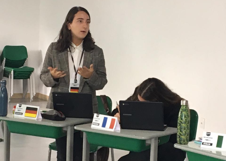 Um Ensino Médio para além da preparação para a entrada na universidade